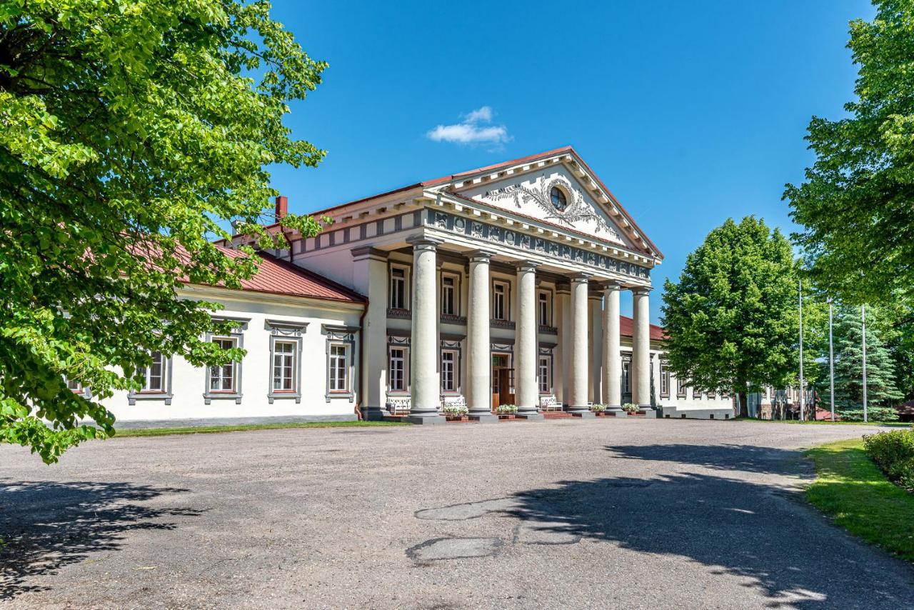 Taujenu Dvaro Sveciu Namai Taujenai Luaran gambar